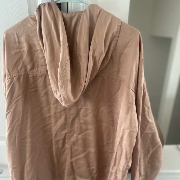 Women's Jacket - Picture 4 of 11